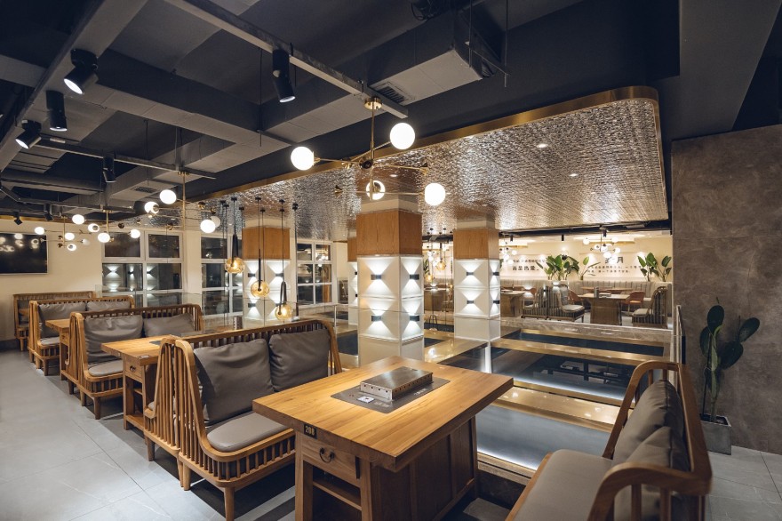 烧烤酒吧,一半是海水一半是火焰 郝宇-14