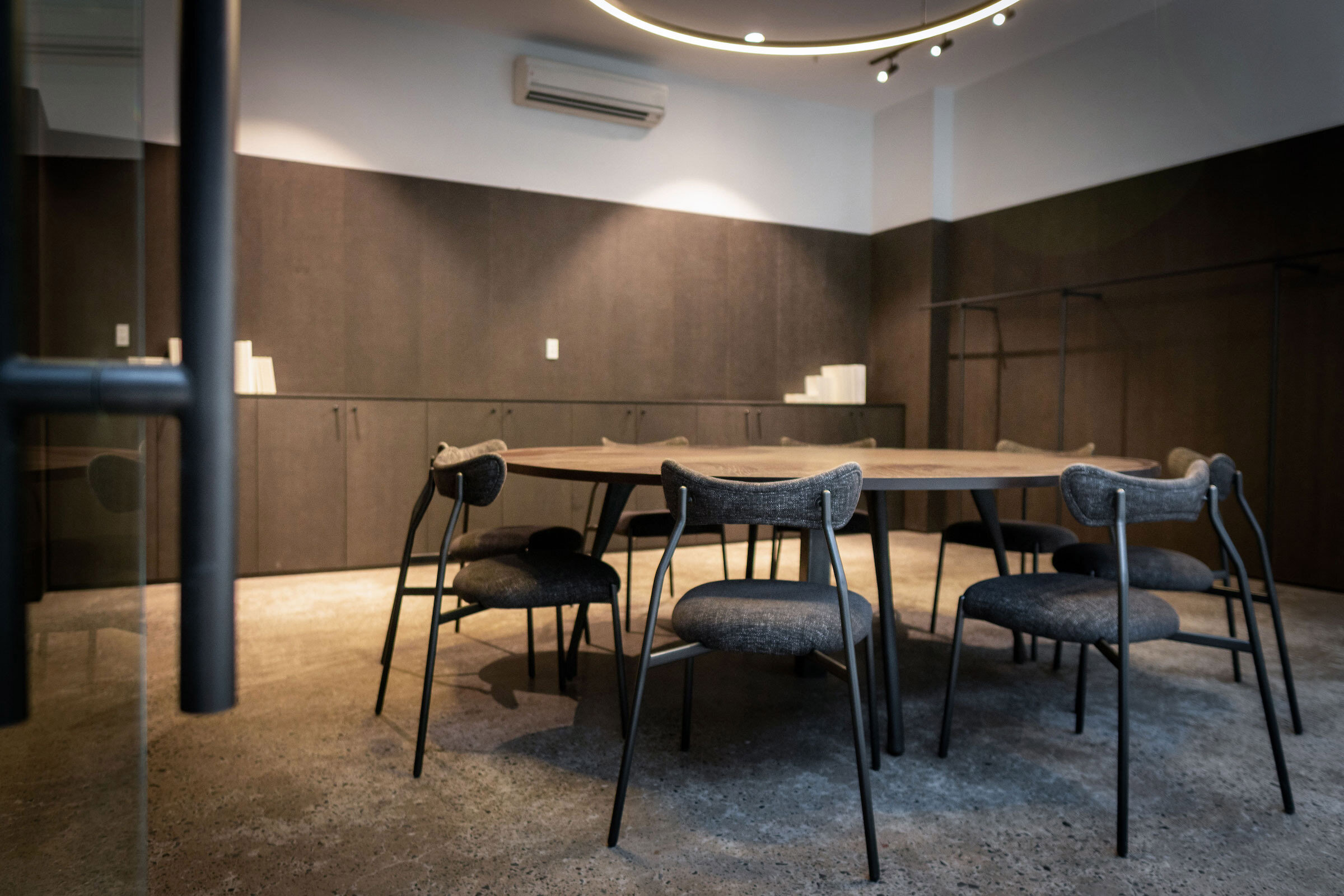 A Clothing Factory That’s Anything but Run-of-the-Mill — Design Anthology-10