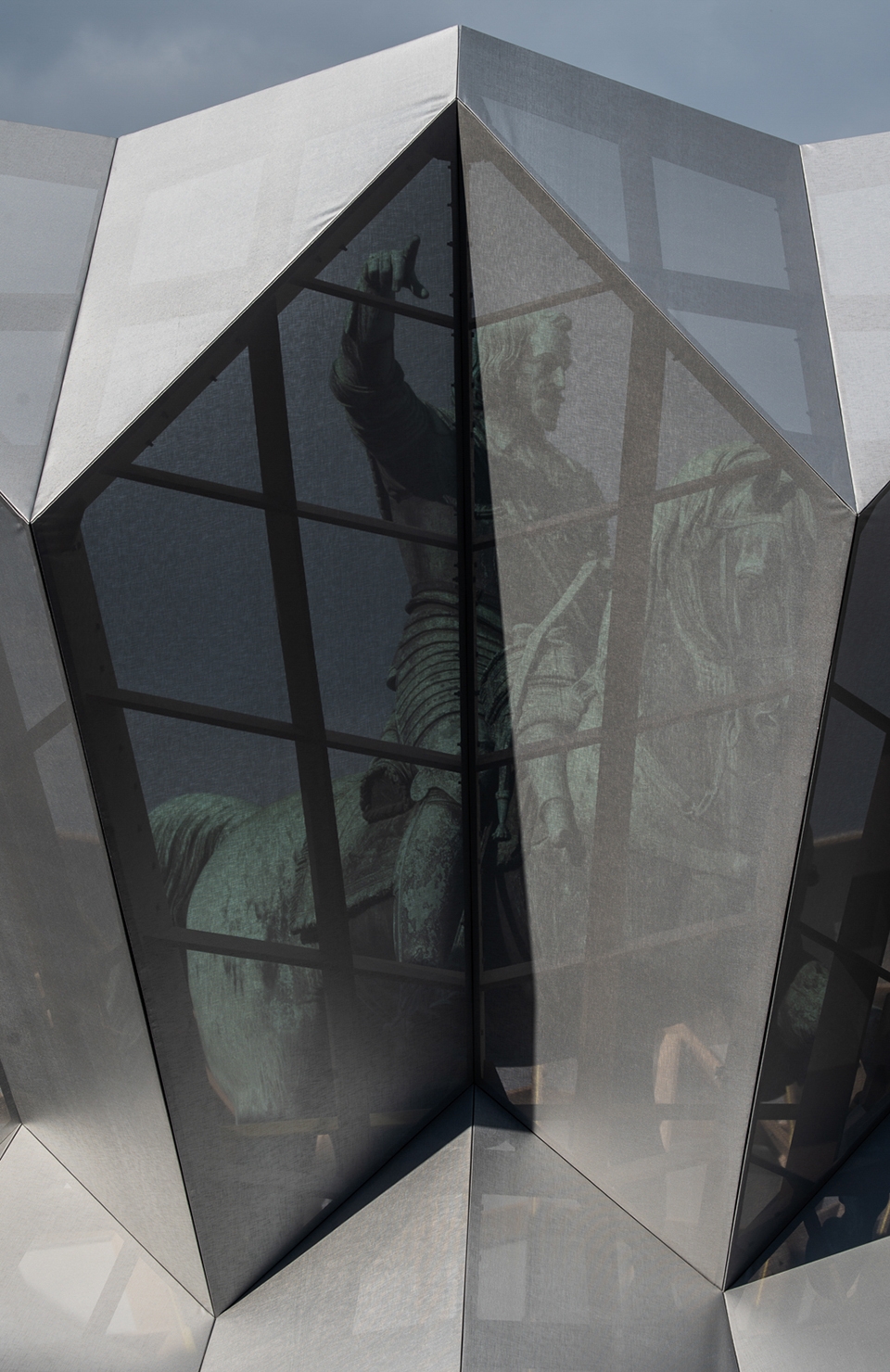 《无论如何,我将与你同在》·融入公共空间的艺术品-23