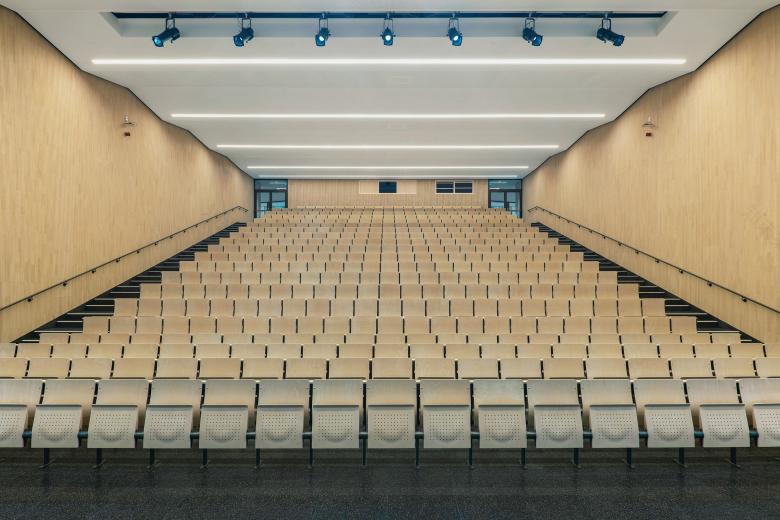 乌尔姆工业大学医学教学楼丨德国丨TiemannPetri Koch Stuttgart-0