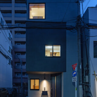 新宿の家 隙間の光明丨日本京都丨キトキノアーキテクチャ（小林玲子）-8