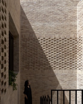 亲本家丨伊朗丨ZIStudio