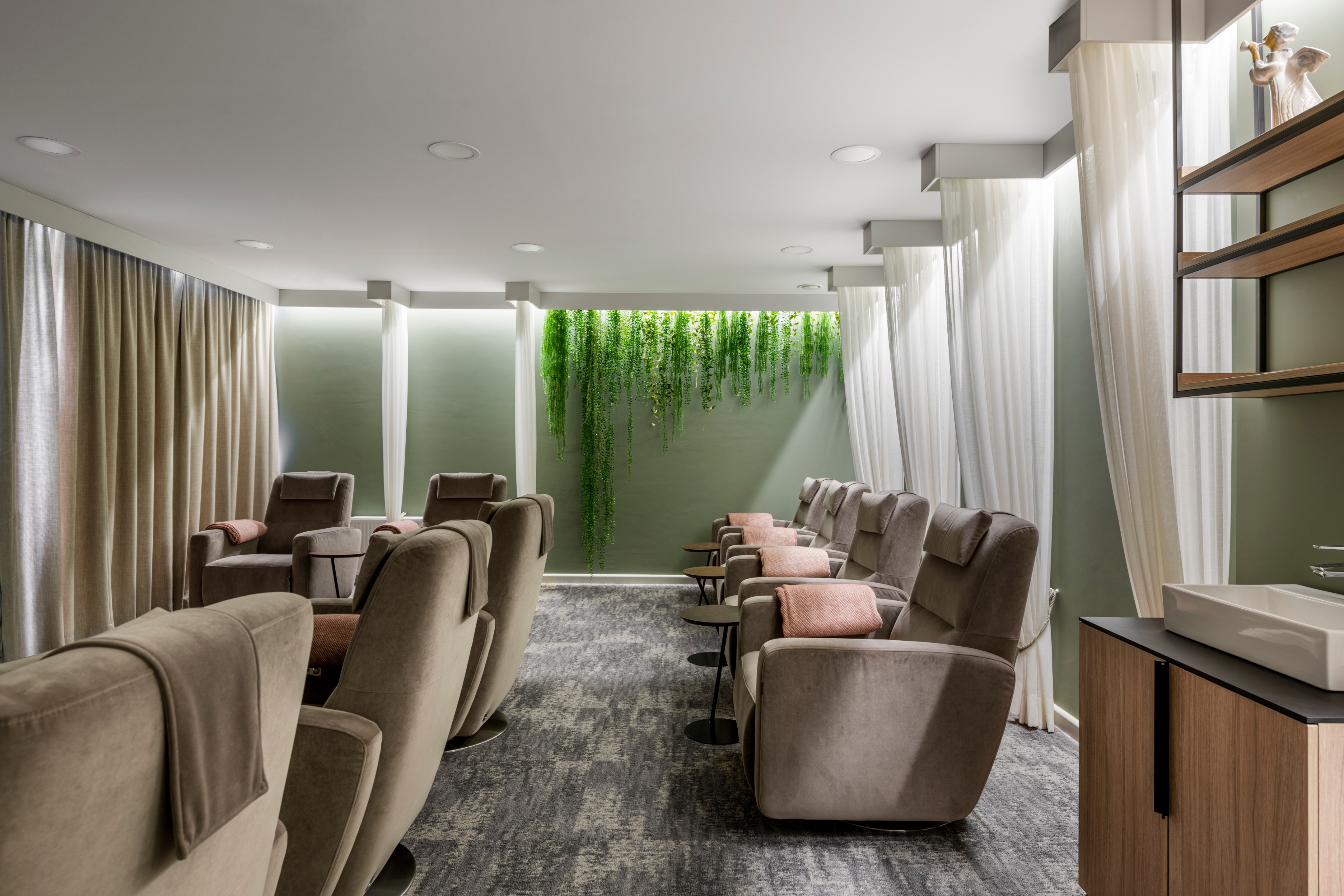 复古与现代共融，打造 70 年代建筑的焕新魅力-15