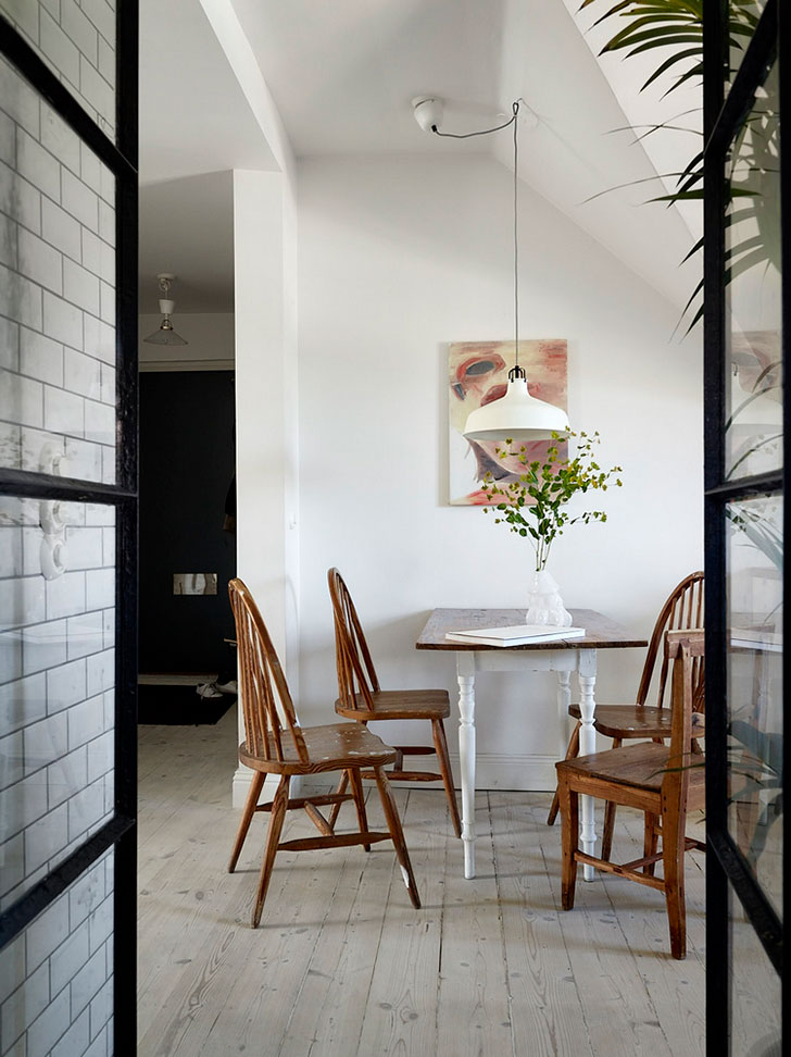 多彩内饰与内部窗户打造独特斯堪的纳维亚风格家居-14