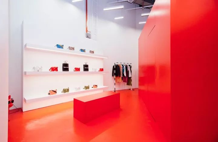 阿布洛的“统一美学” | Off-White 全球 22 个门店设计解析-159