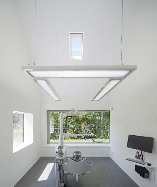 Dentist with a View  Shift architecture urbanism-15