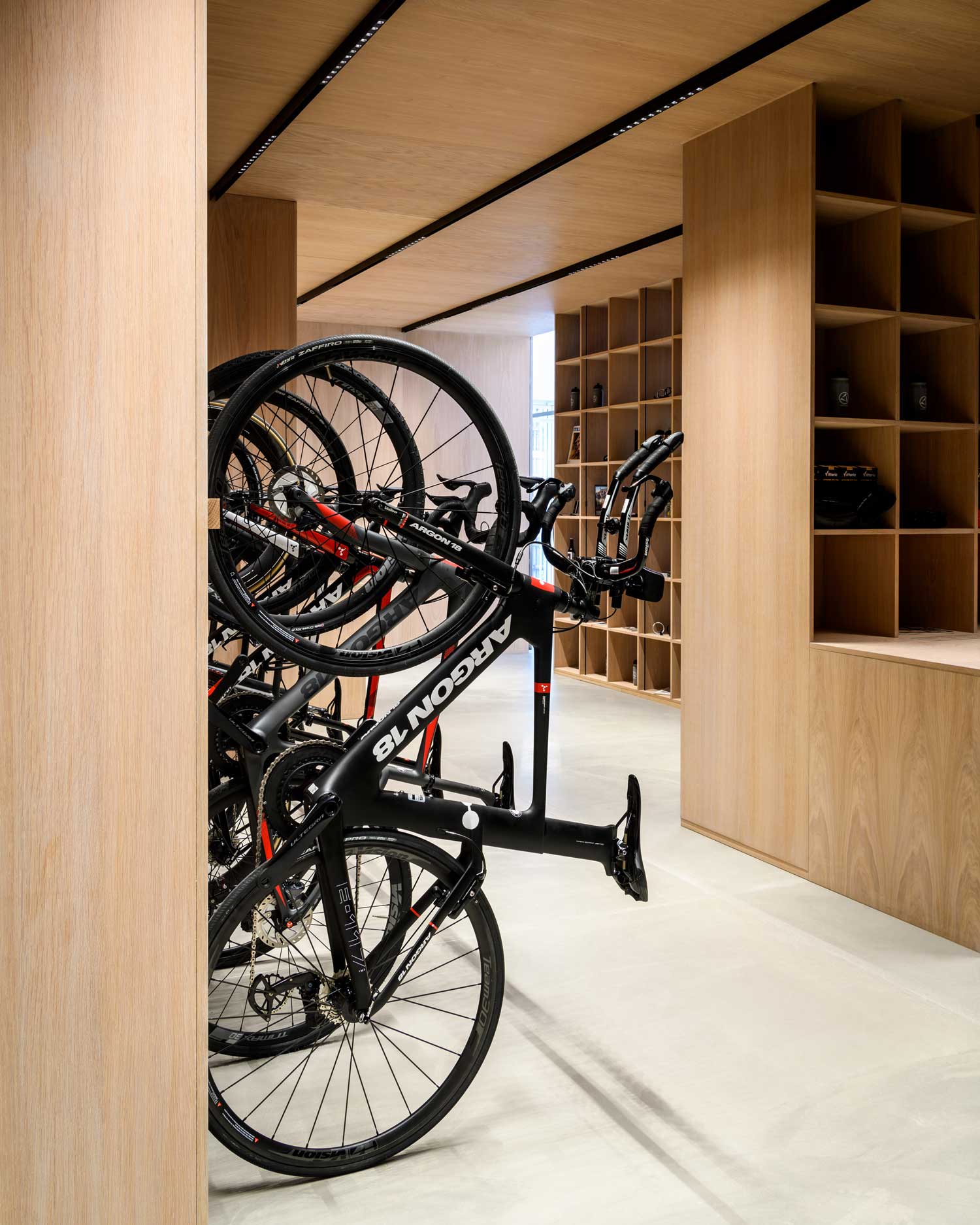 United Cycling LAB & Store in Lynge, Denmark by Johannes Torpe.-19