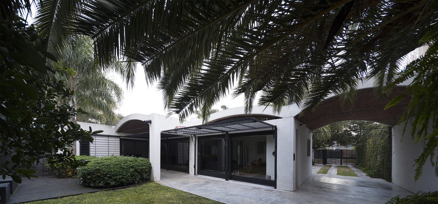 乌拉圭 HQ 住宅 | 带加泰罗尼亚穹顶的现代空间-4