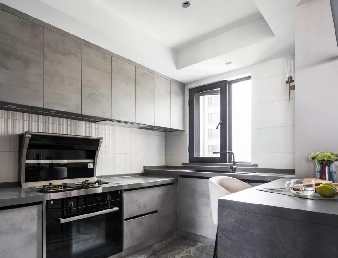 90 后新婚夫妻的现代轻奢婚房,设计巧妙且实用-8