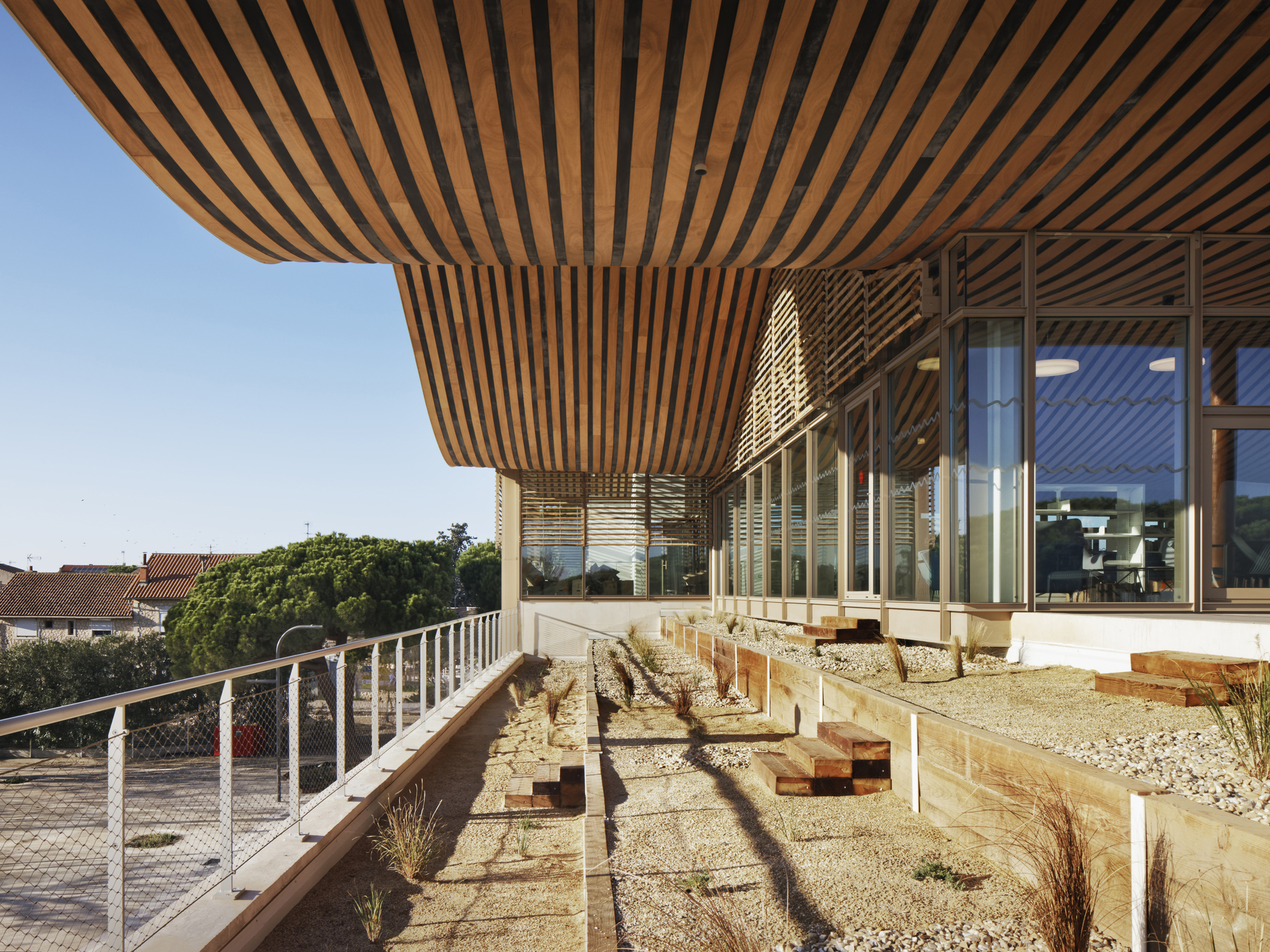 Event Hall L’Agora and Ernest Hemingway Media Library / Ateliers A+-32