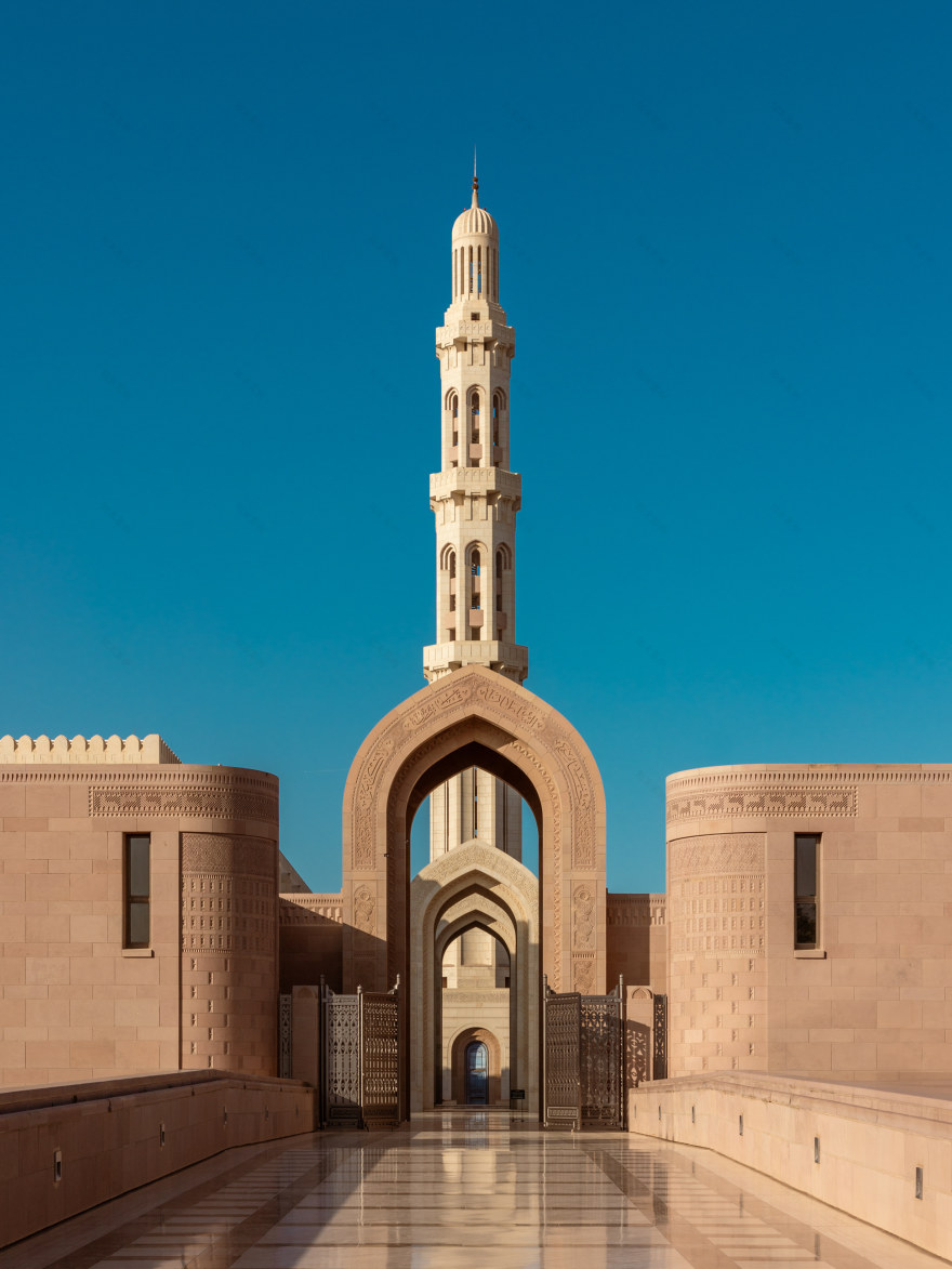 Oman - architecture, people and markets-7