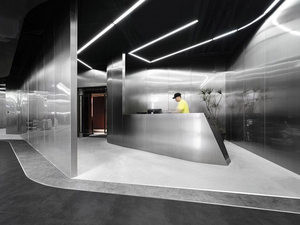 深圳 ROARINGWILD 工作室 · 街头文化融入设计-11