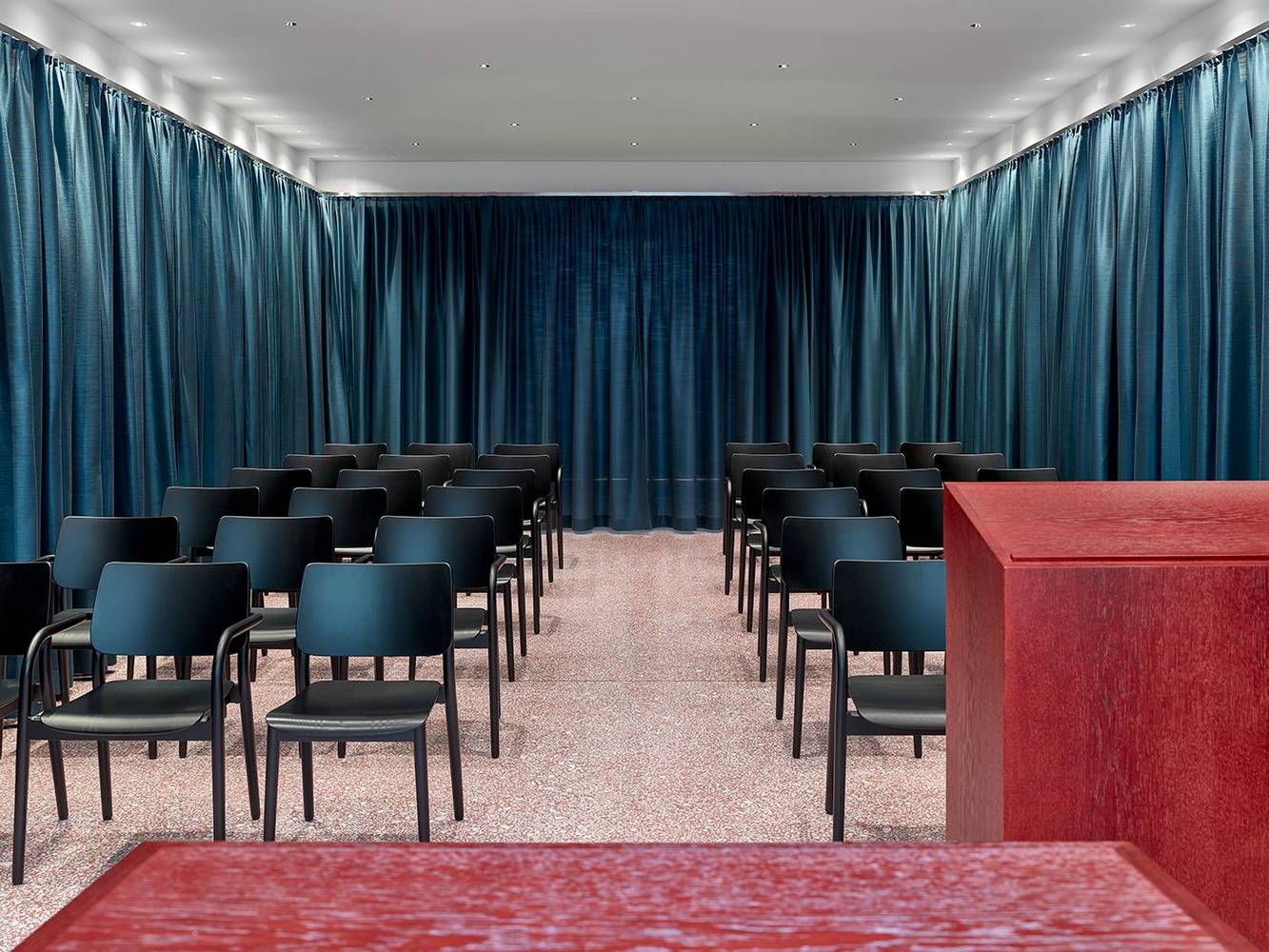 瑞士庭院建筑设计 | St Peter & Paul Courthouse-28