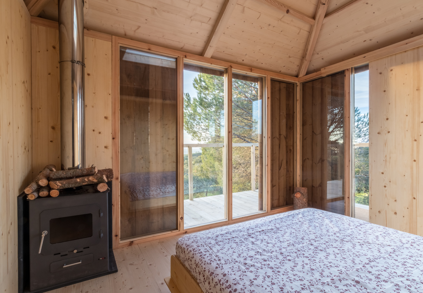 葡萄牙松树中筑巢树屋-20