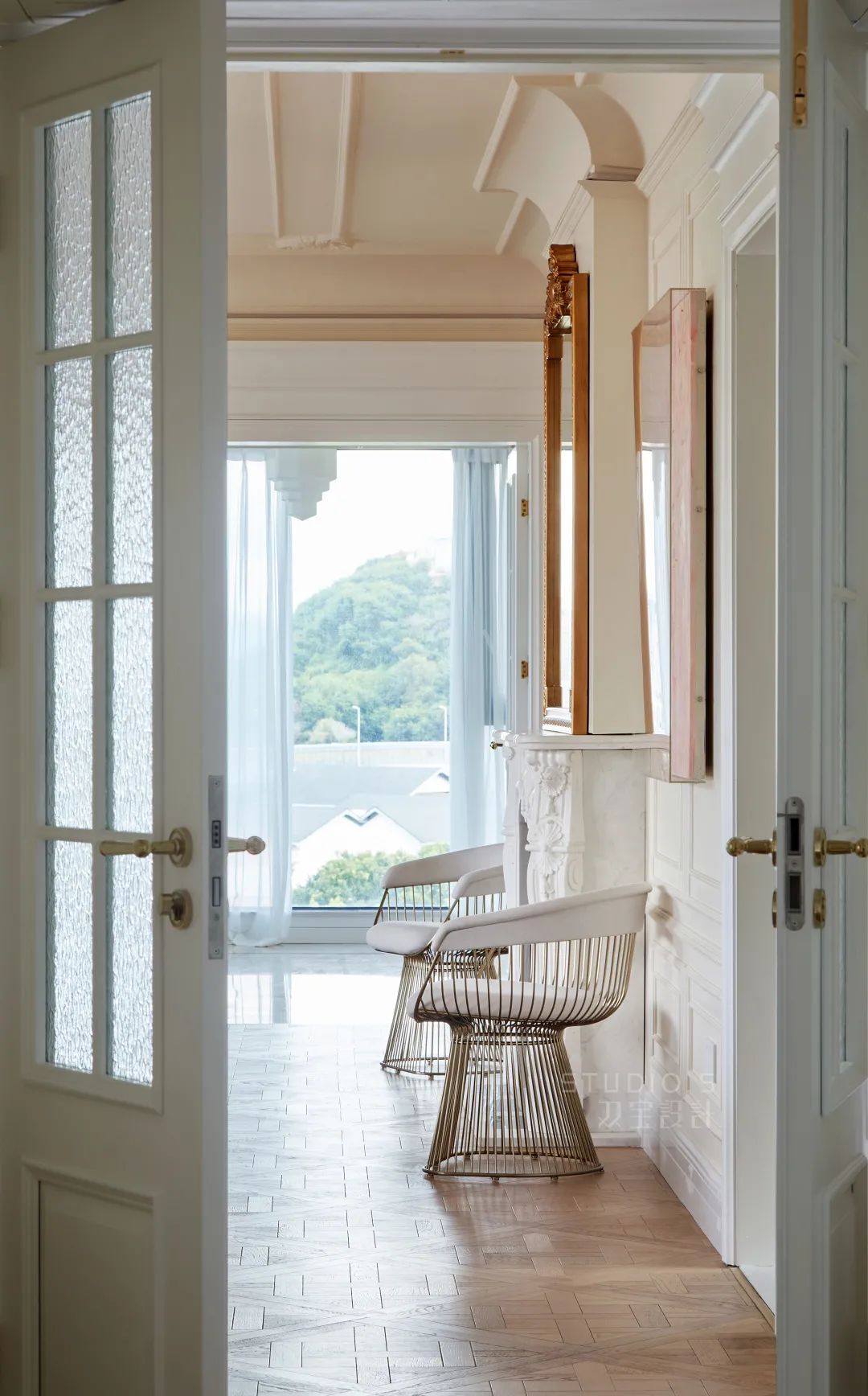 梦幻法式大宅 · 依山傍海的优雅居所丨双宝设计-1