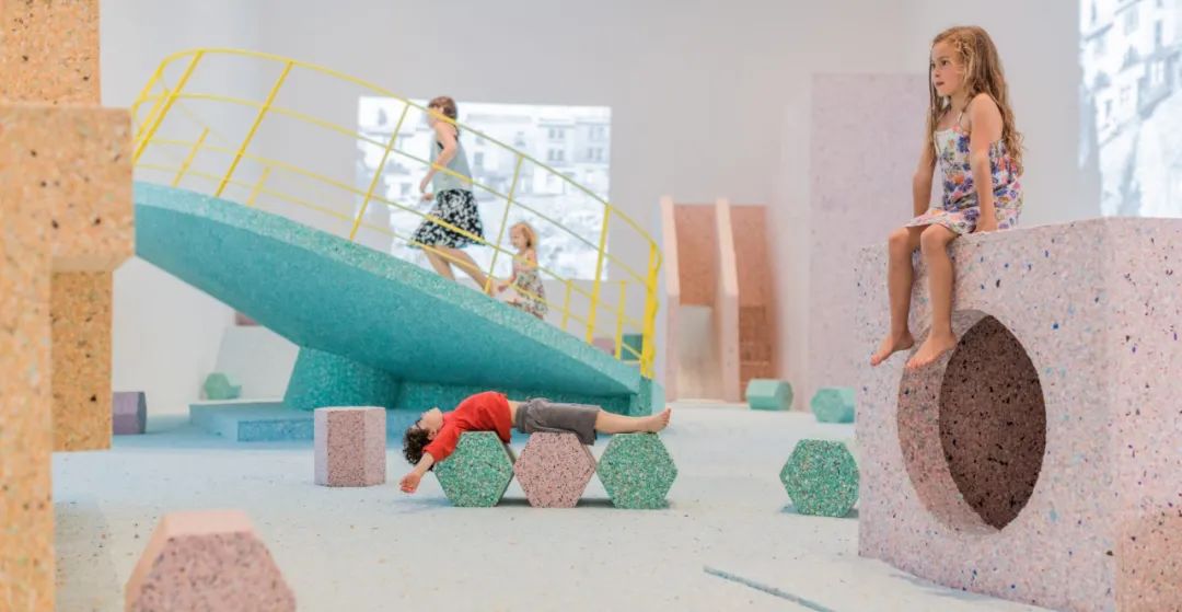 Assemble的野蛮主义游乐场-10