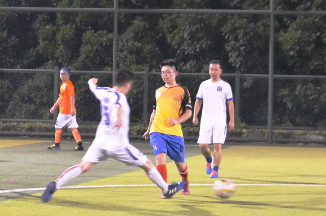 绿茵激情,建筑师的足球之战-30