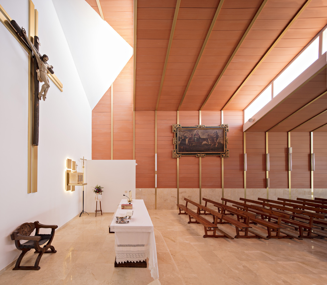 经济实用,融入历史与宗教的乡村教堂设计-23