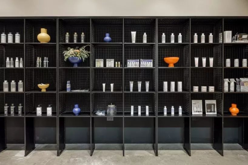 norman kelley利用多功能楼梯坡道改造芝加哥的“notre”商店-27