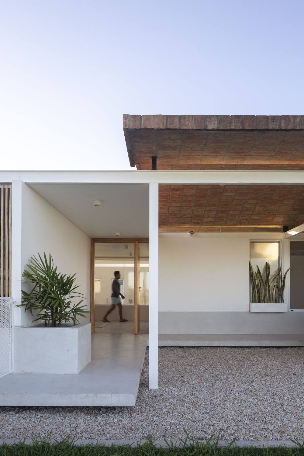 阿根廷Monopoli 住宅，金属框架+瓷屋顶(2021)(Fabrizio Pugliese)设计-30