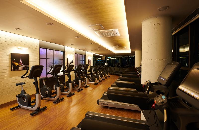 简约 295 平健身中心，black&wood 风格赏析-9