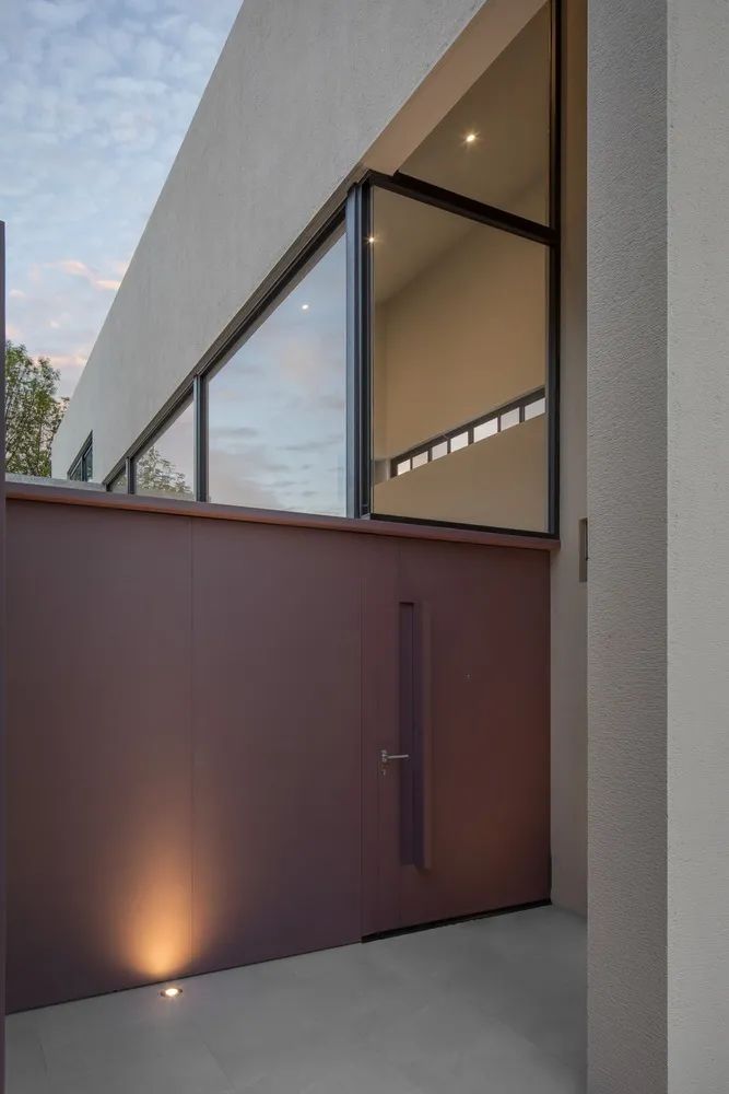 双层叠加的郊区住宅 | 开放性与隐私的完美结合-18