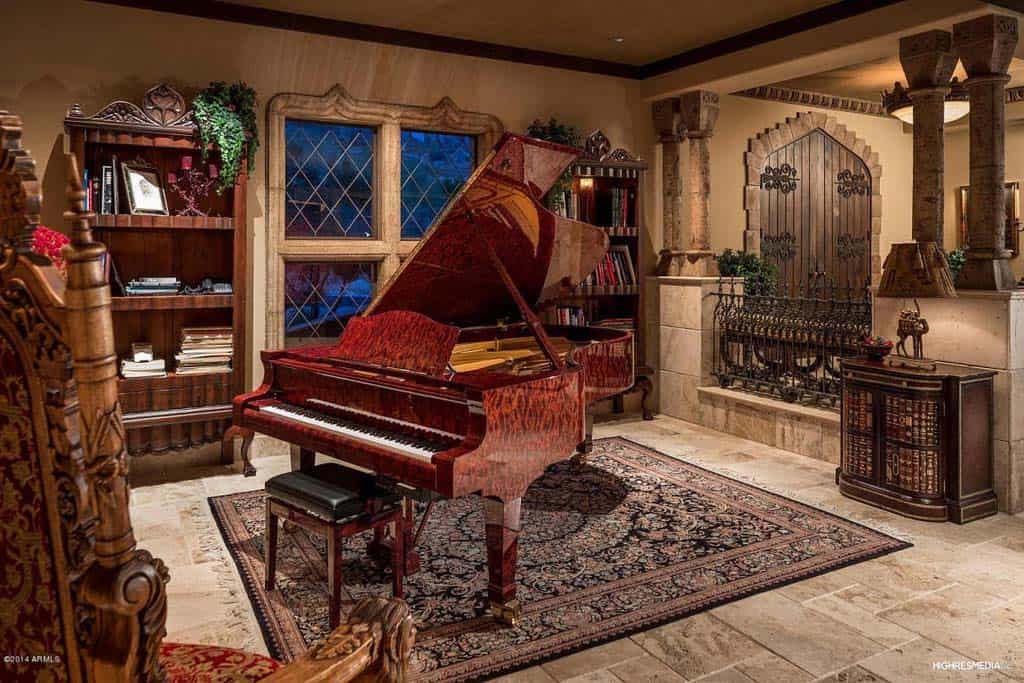 Medieval masterpiece: Italian-inspired gothic villa in Scottsdale-11