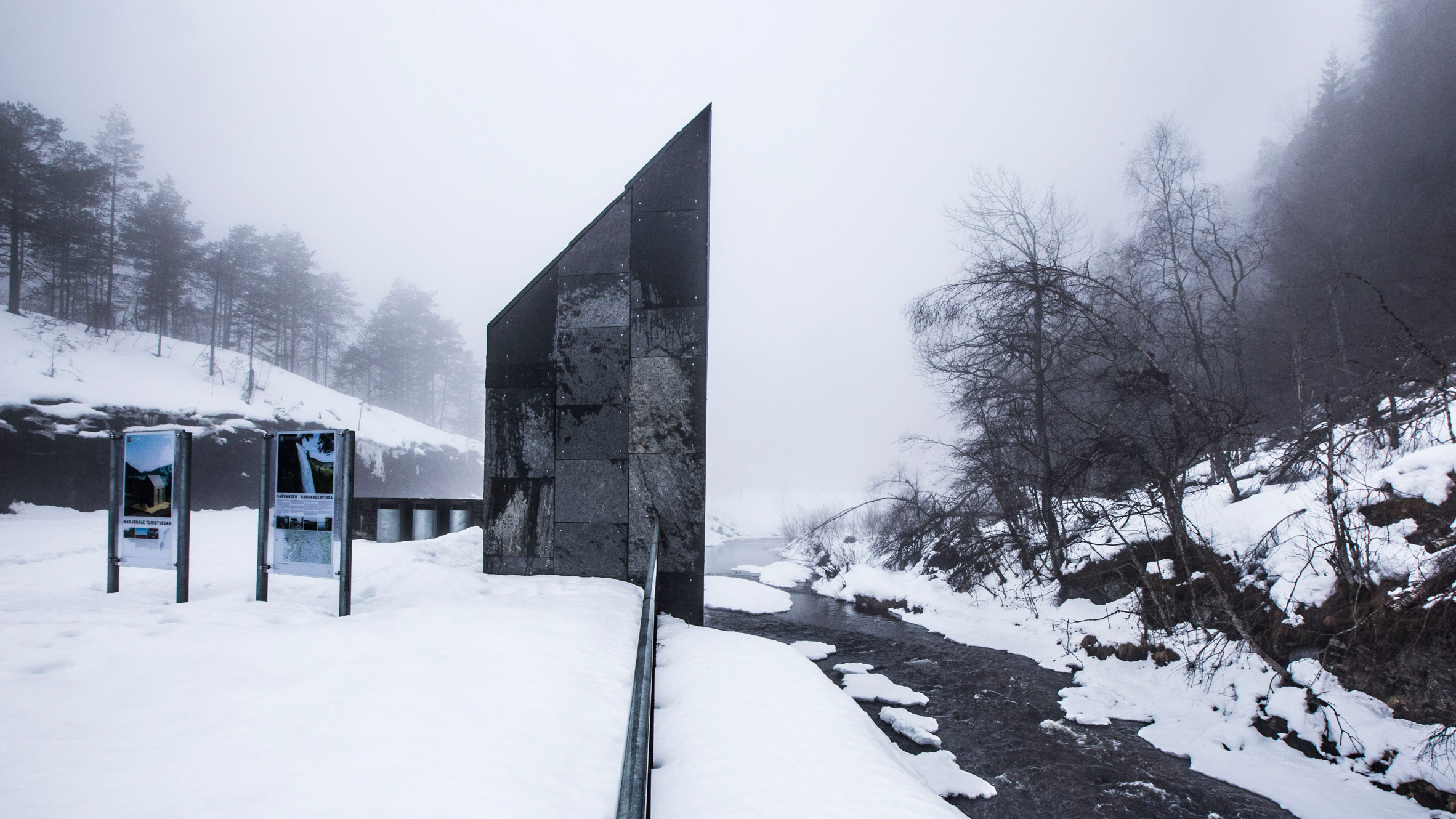 Fortunen completes toilet block with views of a Norwegian valley-0