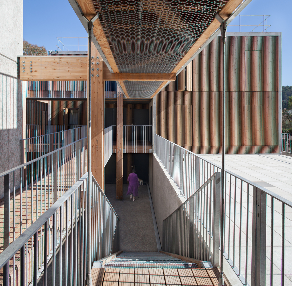 融合绿意的法国 Mouans·Sartou· 社会住宅与商铺设计-18