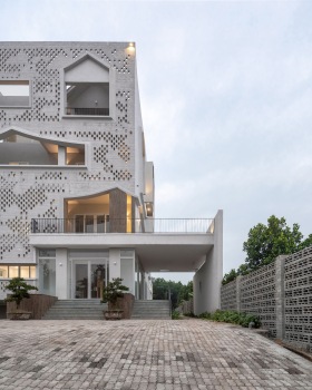 东方之道医疗中心丨越南河内丨Landmak Architecture