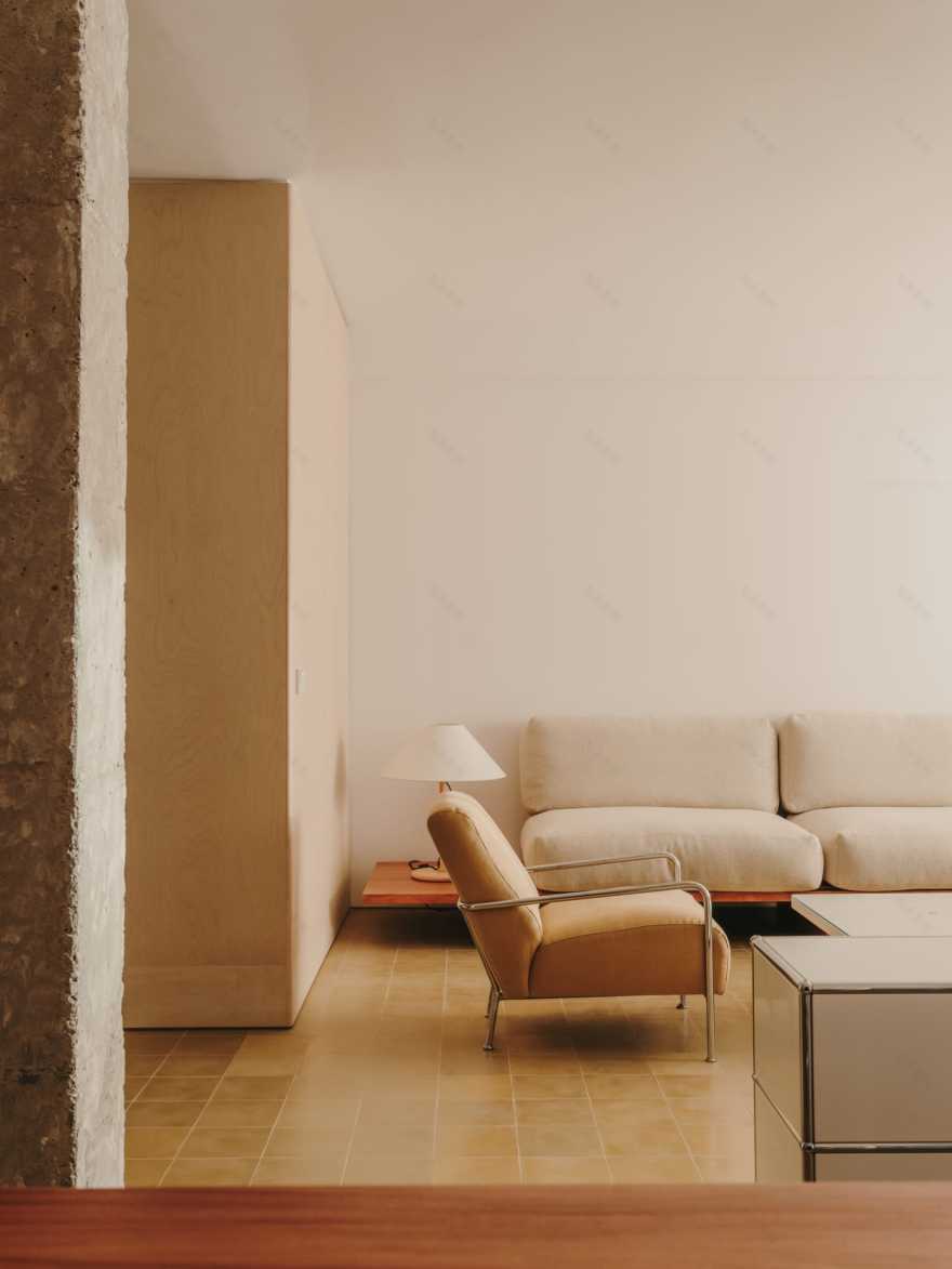 巴塞罗那Apt 21公寓丨西班牙巴塞罗那丨Skye Maunsell和Jordi Veciana-18