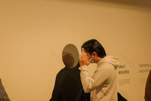 回声,一座城市的反射(注:refle·os推测应为reflejos,西班牙语反射、反响之意) -93