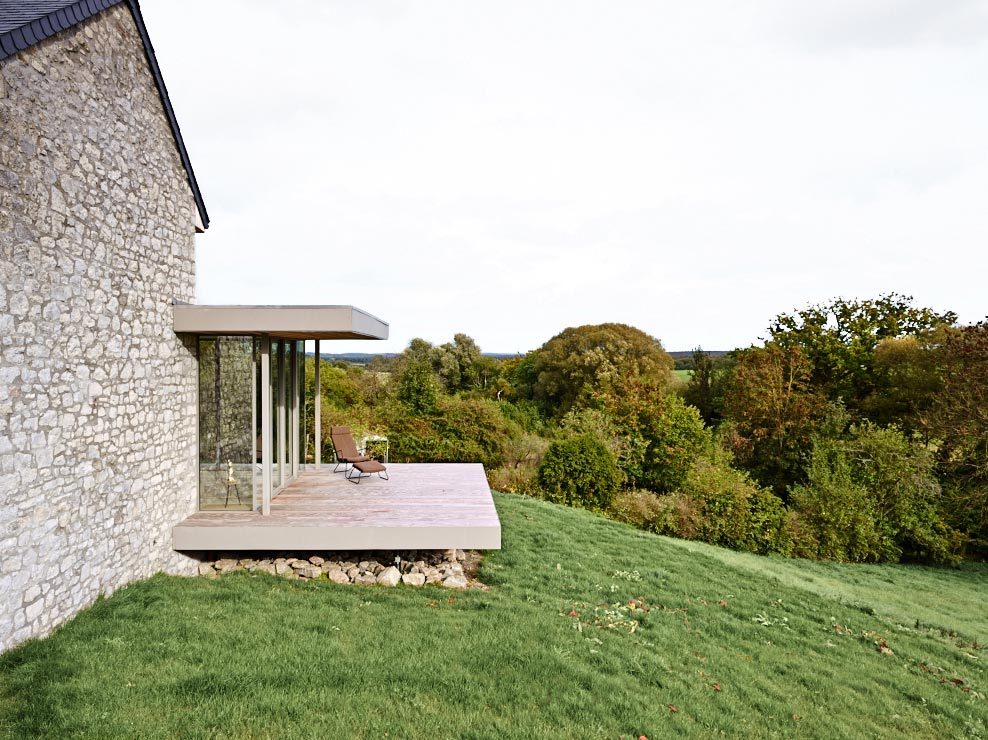 Каменный дом на краю холма | 13 фото-4