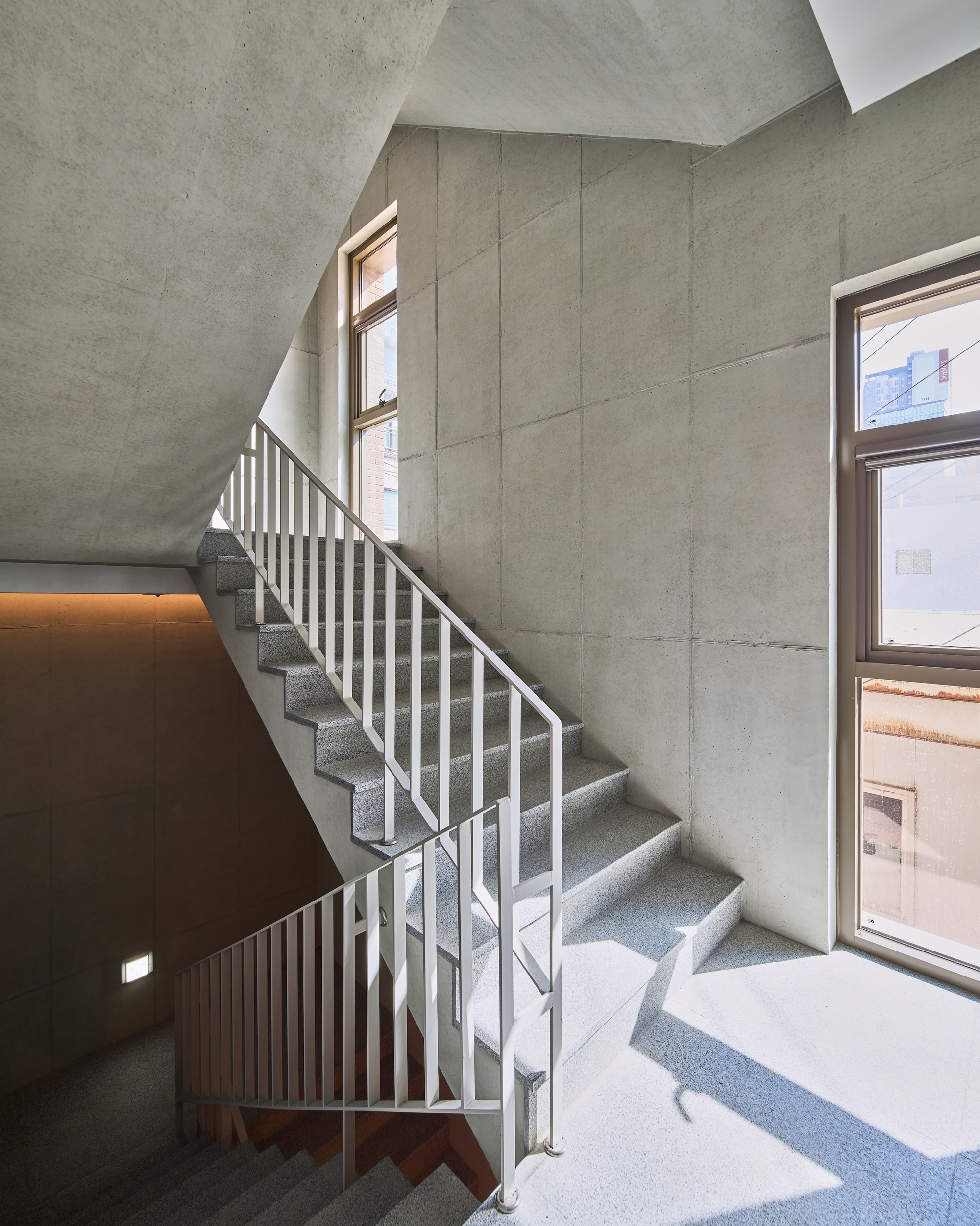 Seocho Staircase Neighborhood Living Facilities / mlnp architects-20