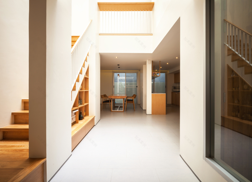 废弃联排别墅的轻盈翻新-70