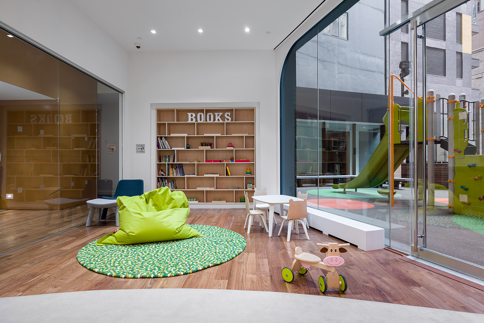 威廉游戏室丨美国曼哈顿丨FORRM-10