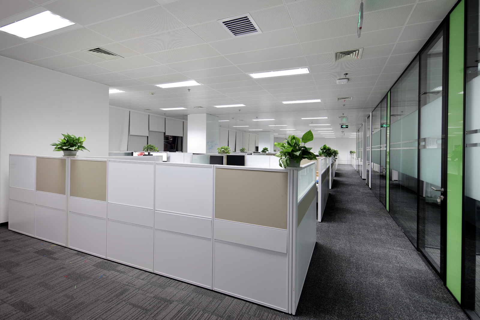 华芯通半导体上海办公室设计装修项目 - 临水装饰-2