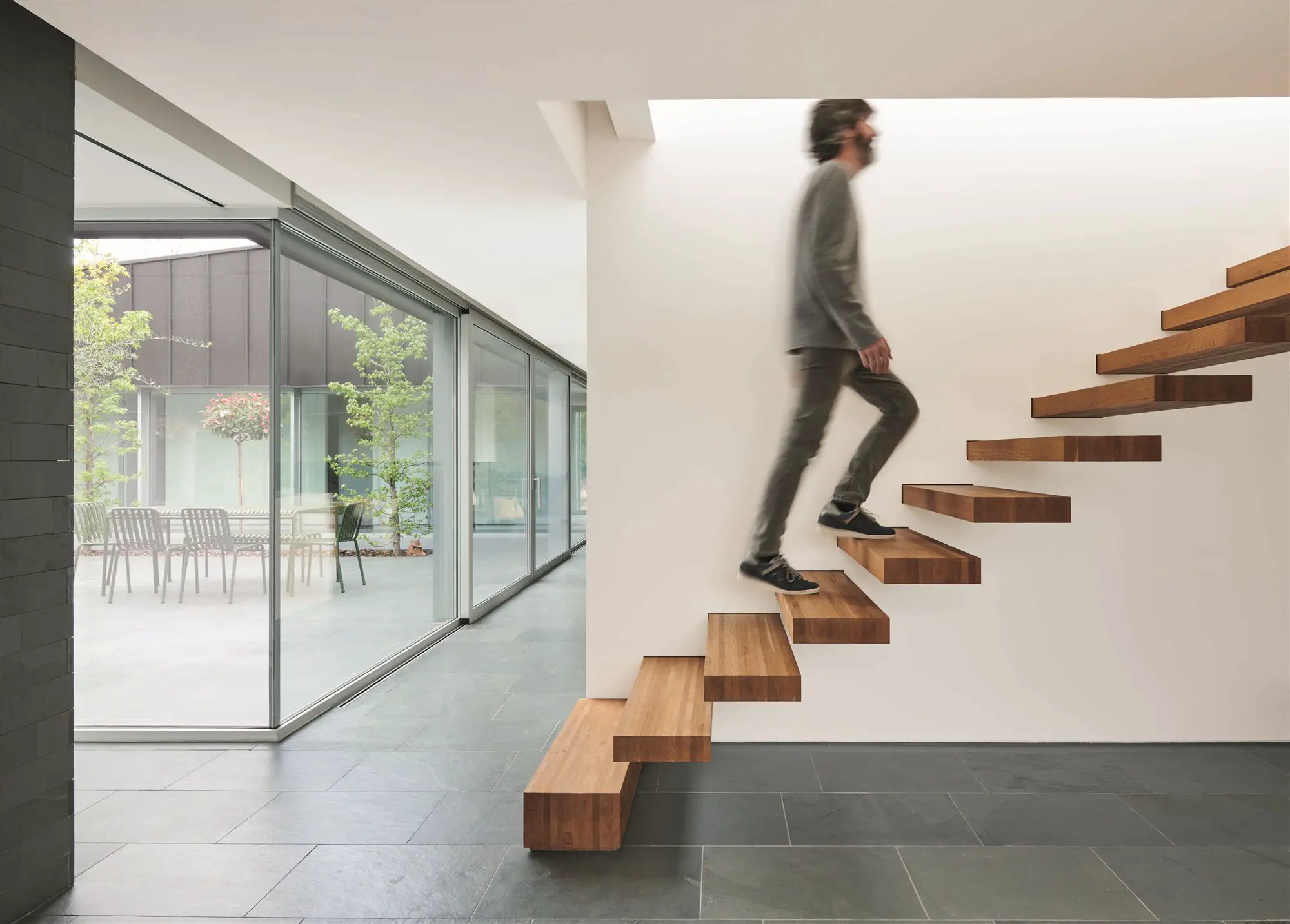 独特锌屋顶建筑 | 设计师的现代之家-8
