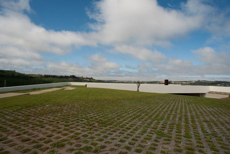House in Alcobaça by Topos Atelier de Arquitectura-5