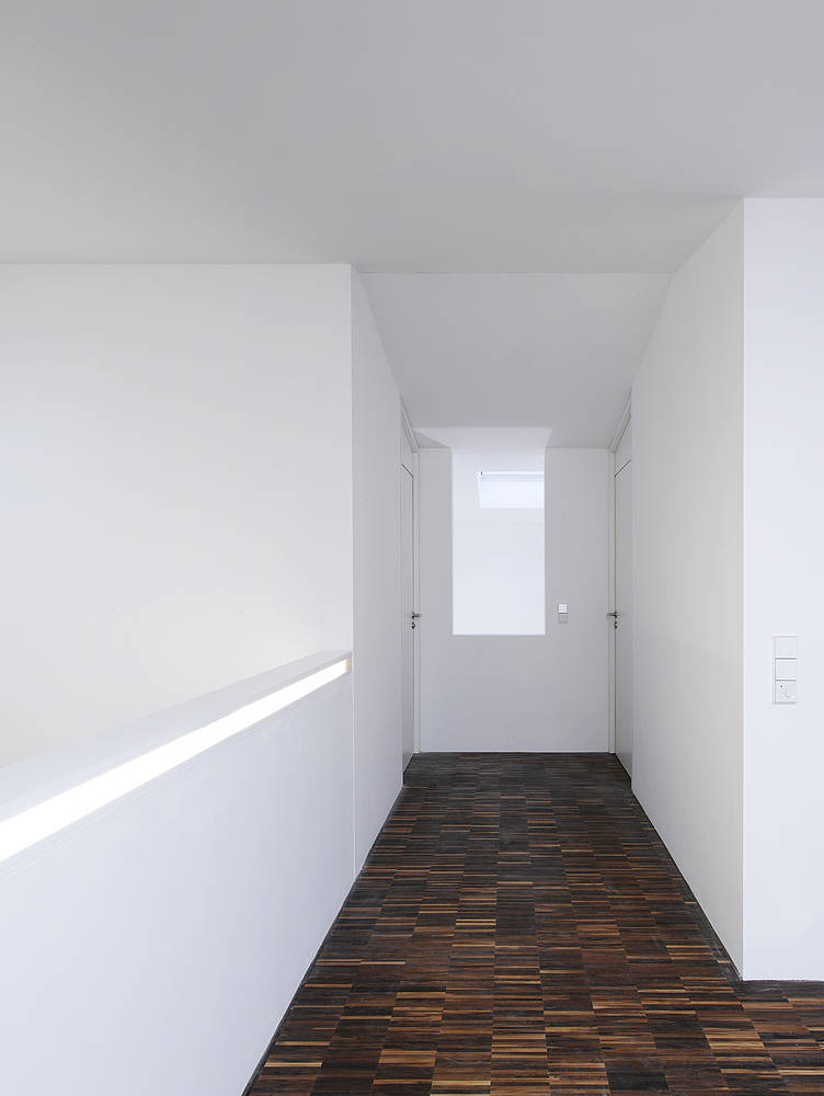 住宅空间（因SP可理解为space的缩写指代空间 ，结合HOUSE按常见理解组合成此译文，但具体需结合原文语境） 丨德国-21