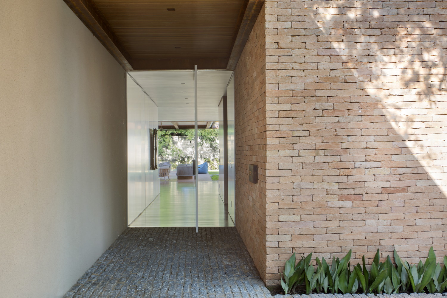 巴西 Bourgainvile 2 House · 家庭共享的现代空间-36