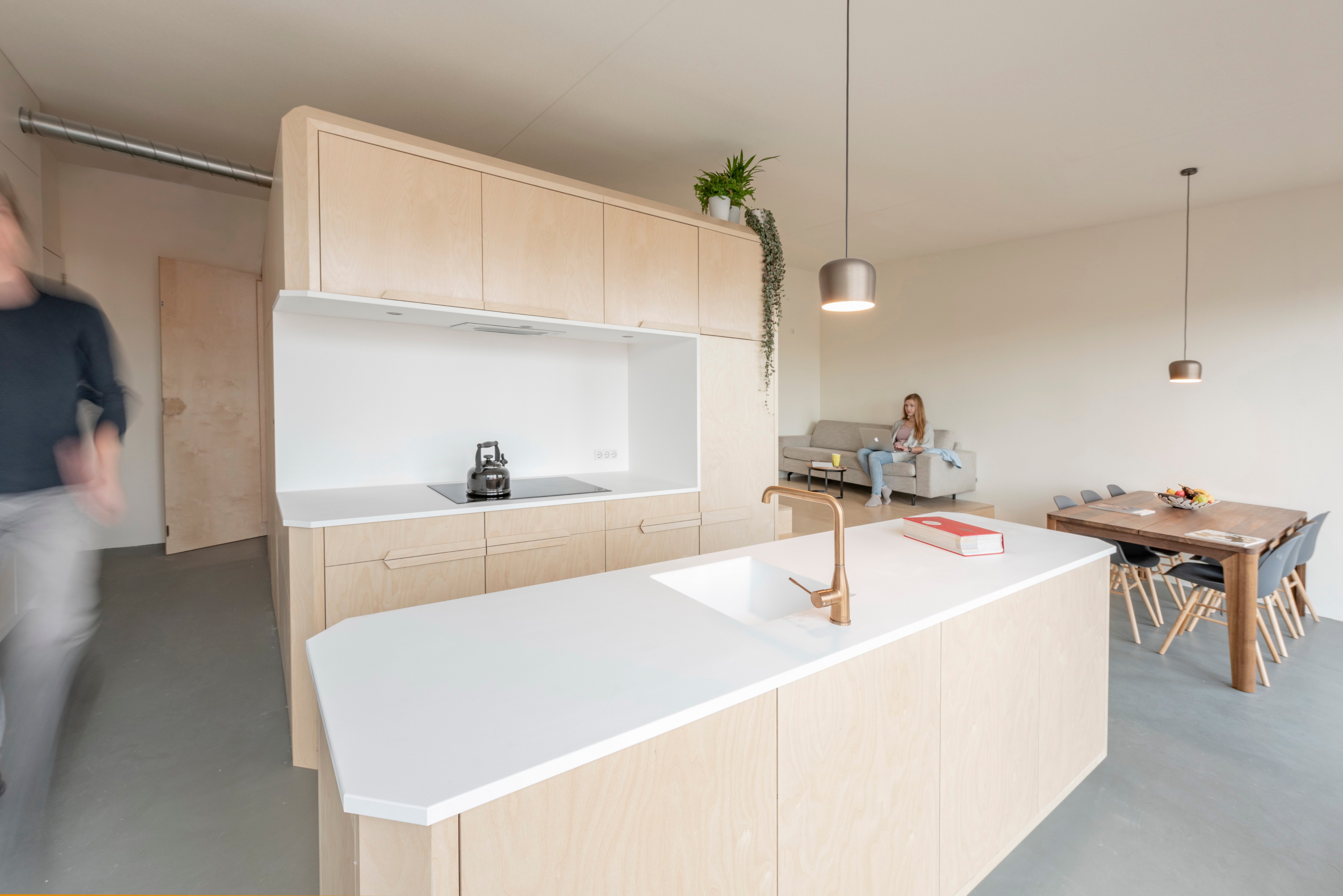 阿姆斯特丹带隐藏功能家具的小阁楼公寓丨荷兰阿姆斯特丹丨建筑工作室Heren 5与家具设计师Paul Timmer-17