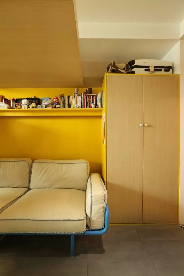 30㎡的房，他俩睡在半空，住出了100㎡的效果，神作-10