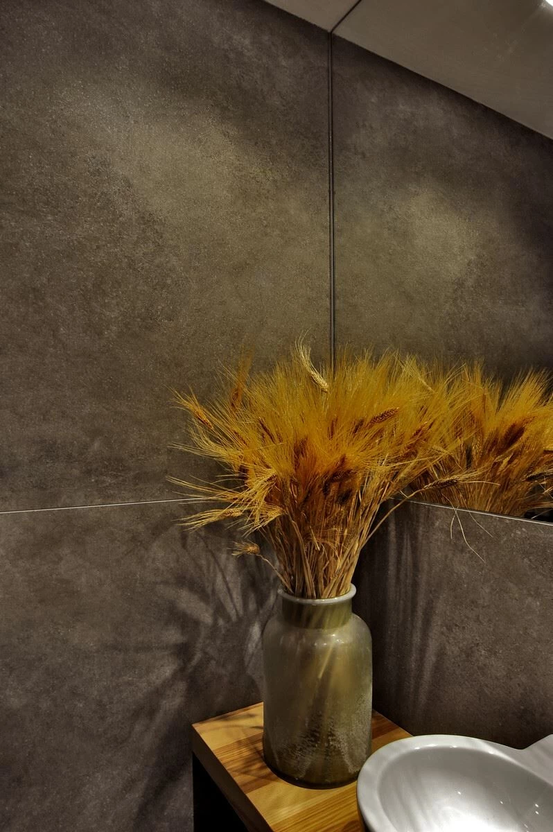 意大利热面包店的动感空间设计丨意大利的里雅斯特-31