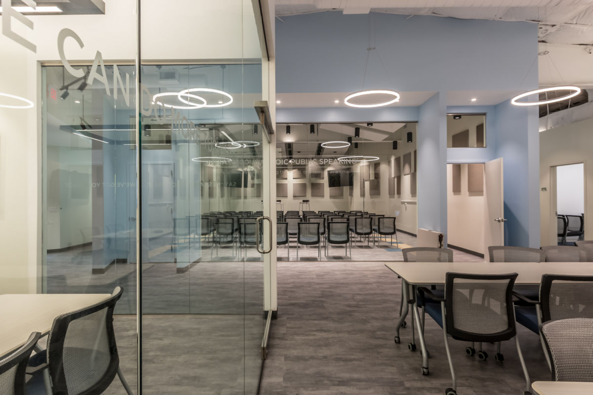 英雄公共演讲办公空间-12