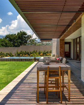 Casa Bosque Real 4 Puntos（墨西哥城“Casa Bosque Real 4 Puntos”绿色住宅）
