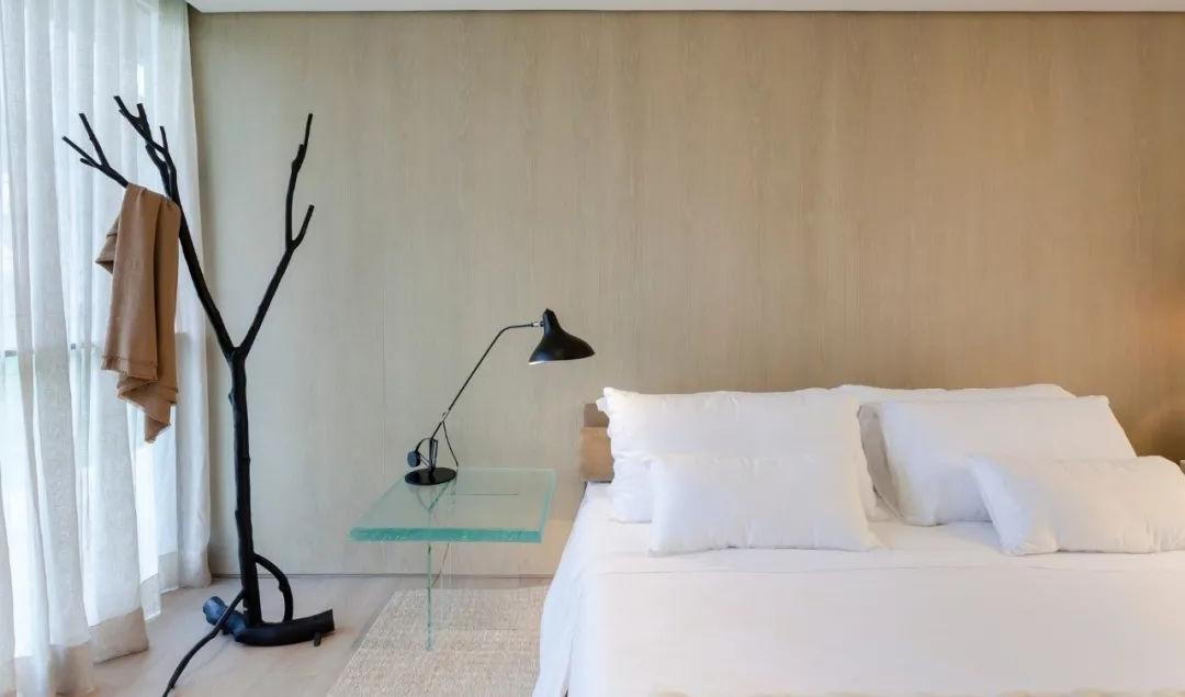 Arthur Casas Studio--一梯两户的平层公寓楼样板房公开-50