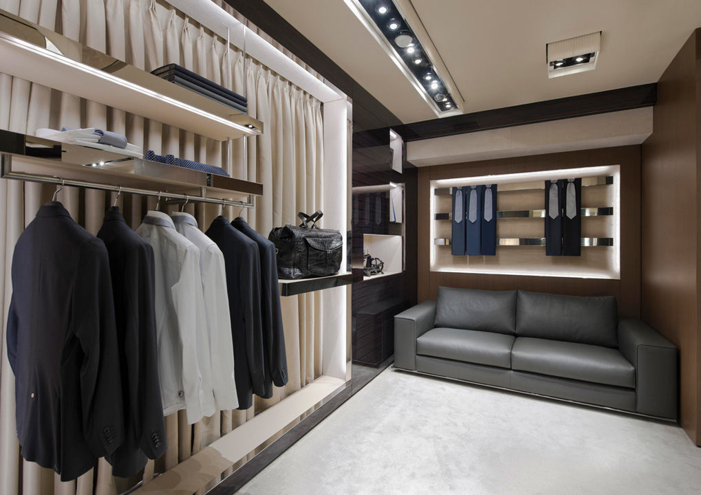 CORNELIANI BOUTIQUE Minotti-1