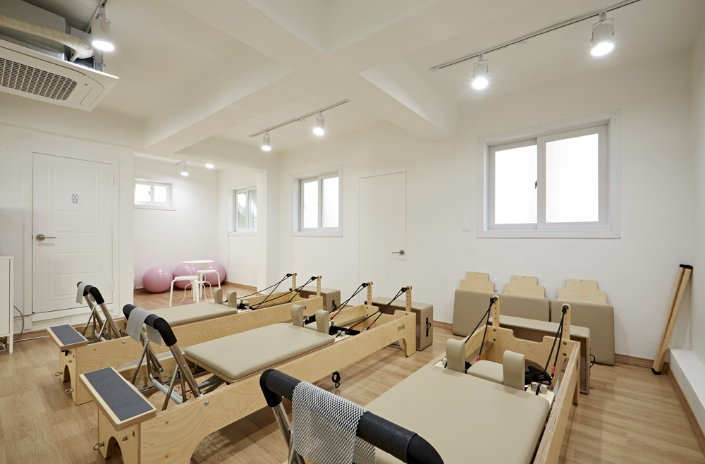 极简白与木，打造温馨舒适之家-7