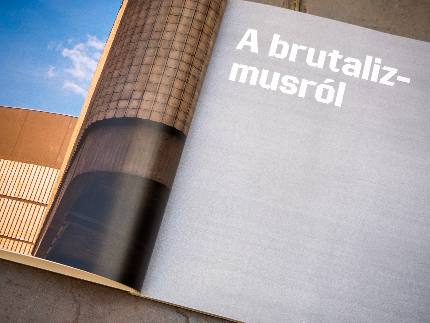 《Brutalista disztópia a kommunista érából》 | 记录历史，传承精神，独特的设计风格-3